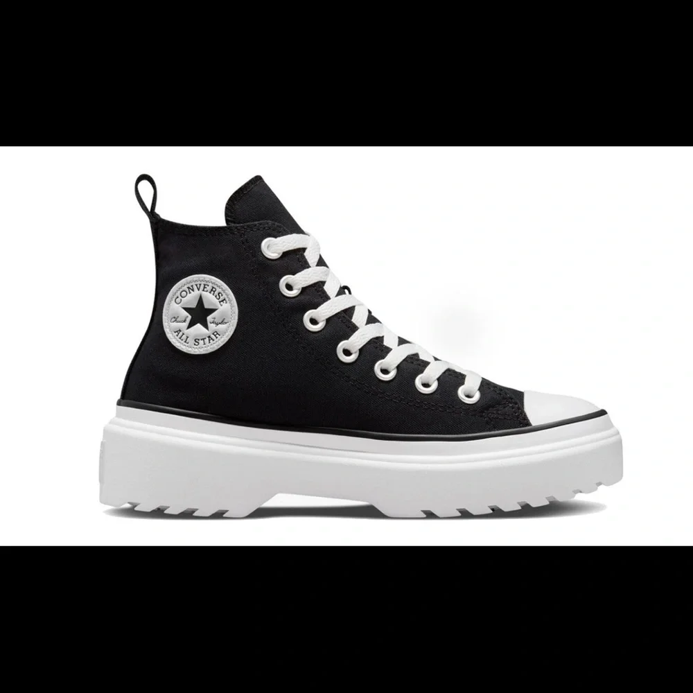 Converse Kids Black and White Platform‎ Sneakers size 5